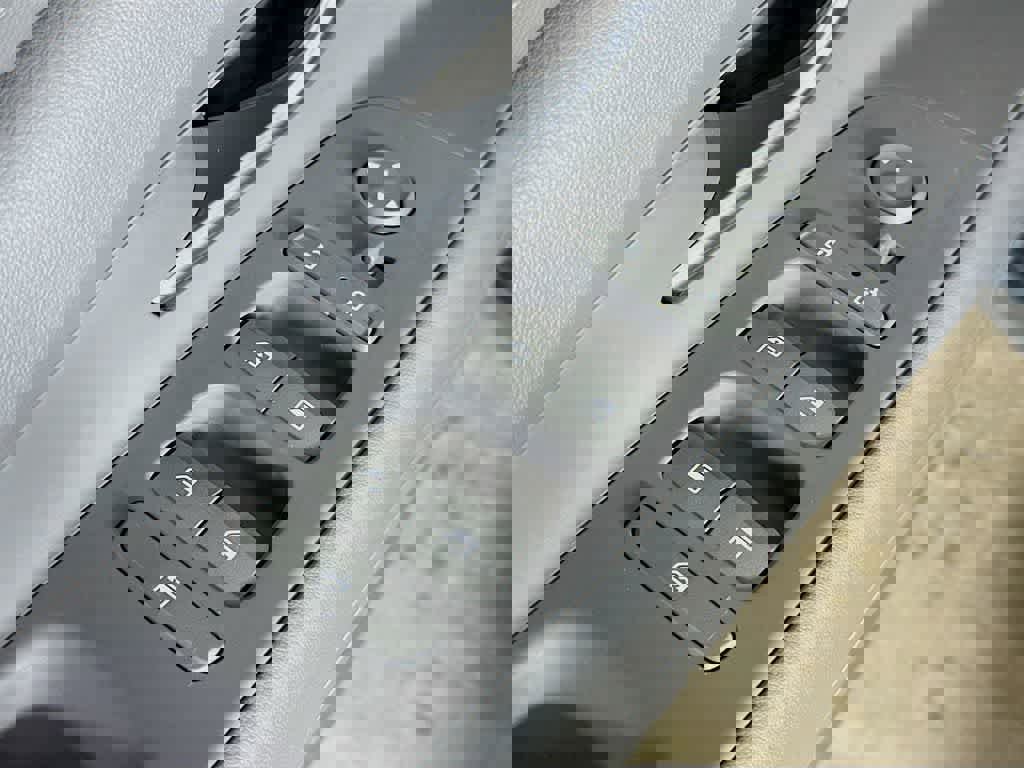 Used 2021 Hyundai Elantra Blue w/ Cargo Package image 27