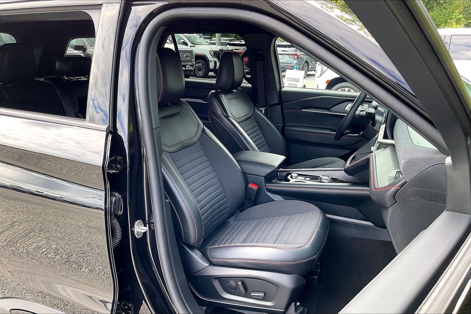 Certified 2025 Ford Explorer ST-Line w/ ST-Line Street Pack AWD/4WD image 7