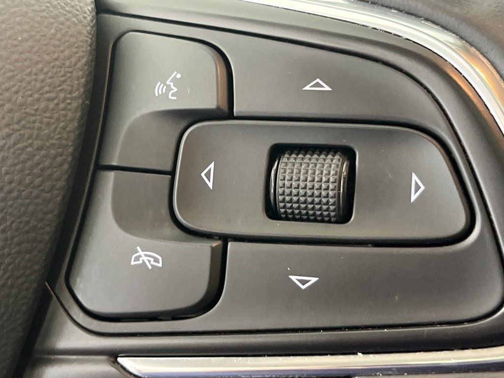 Used 2023 Buick Encore GX Essence w/ Experience Buick Package image 18