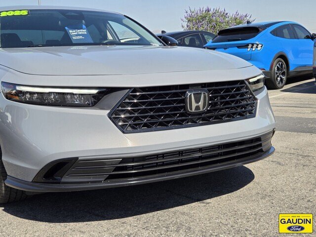 Used 2025 Honda Accord SE image 2