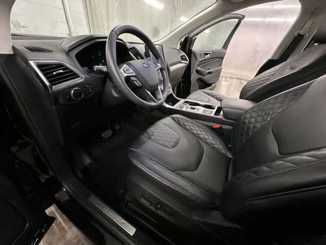 Certified 2024 Ford Edge Titanium w/ Equipment Group 301A AWD/4WD image 17