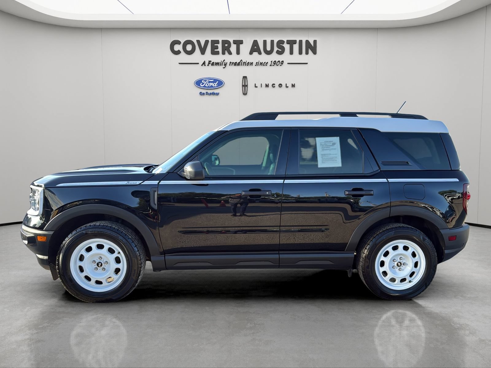 Certified 2023 Ford Bronco Sport Heritage w/ Heritage Convenience Package AWD/4WD image 2
