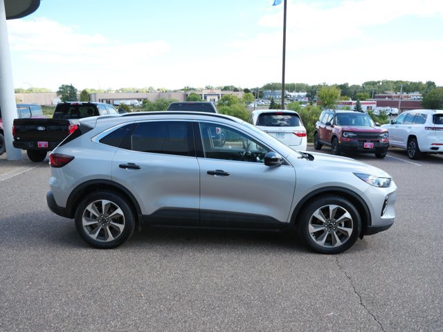 Certified 2023 Ford Escape Platinum AWD/4WD image 4