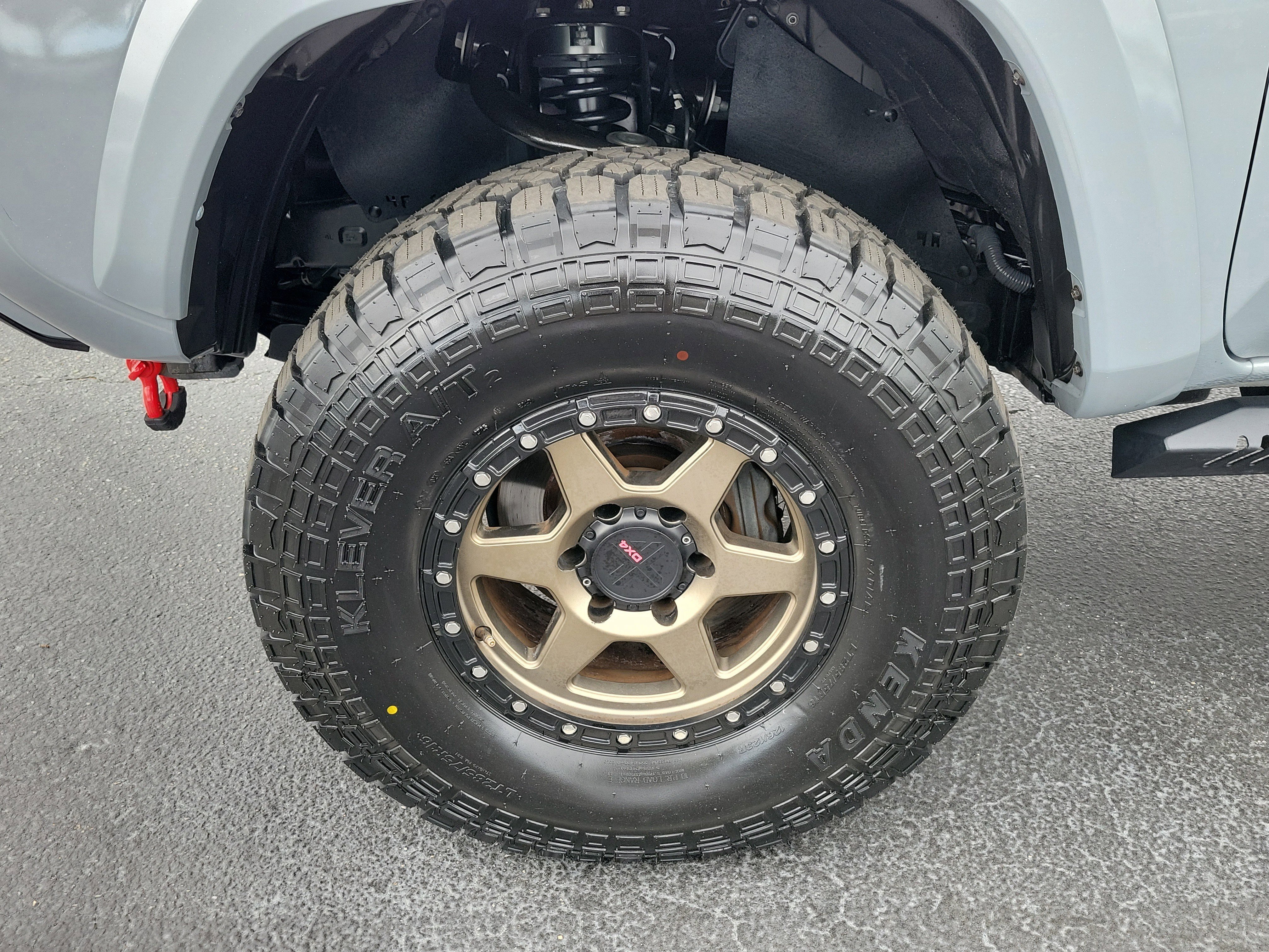 Used 2021 Toyota Tacoma SR5 w/ SR5 Appearance Package (SM) image 8