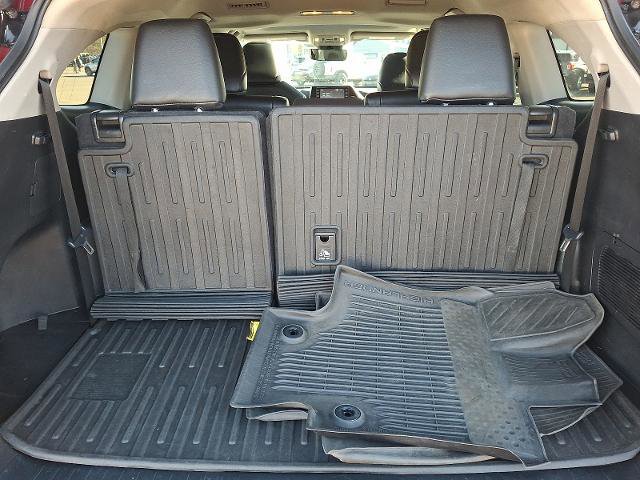 Used 2022 Toyota Highlander XLE AWD/4WD image 28