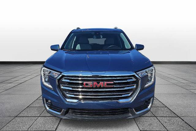 Used 2024 GMC Terrain SLT FWD image 2