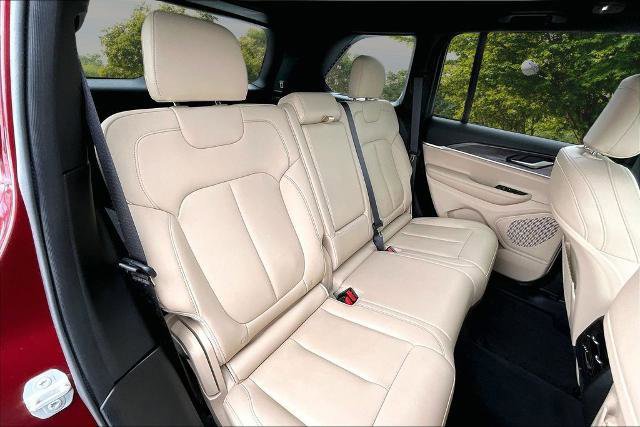 Used 2024 Jeep Grand Cherokee Limited image 26