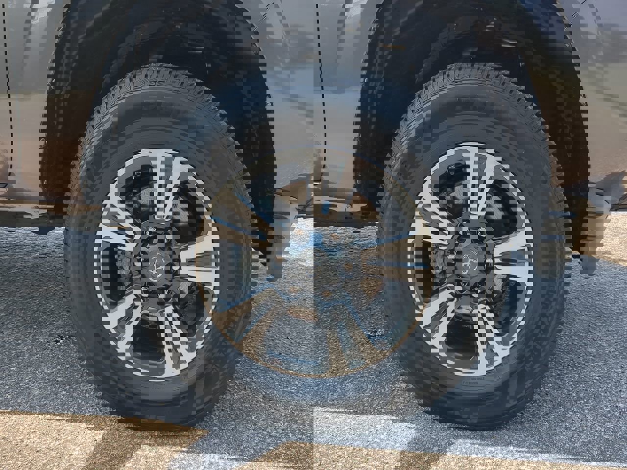 Used 2018 Toyota Tacoma SR w/ SR Convenience Package image 9