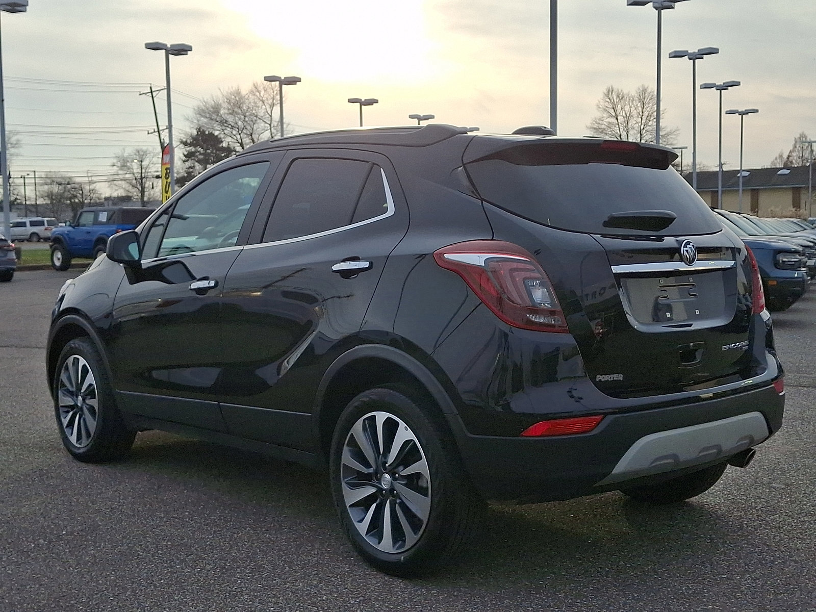 Used 2022 Buick Encore Preferred w/ Safety Package image 5