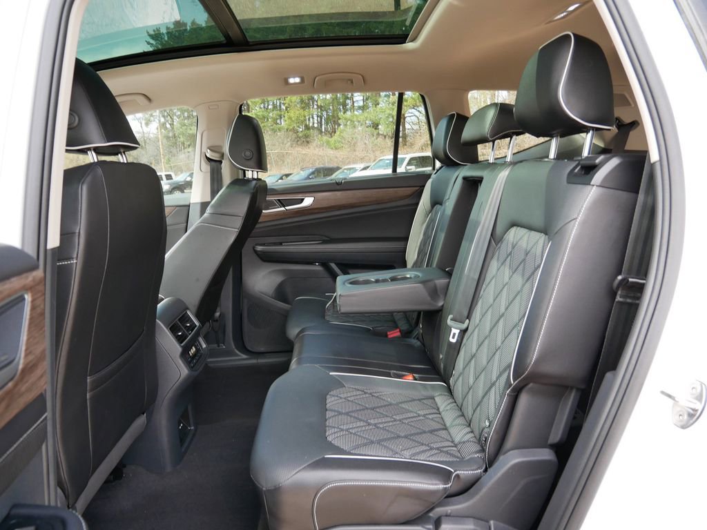 Used 2024 Volkswagen Atlas SEL Premium R-Line AWD/4WD image 11