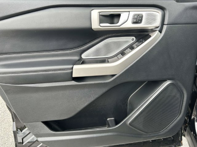 Certified 2023 Ford Explorer Limited w/ Limited Technology Package RWD image 18