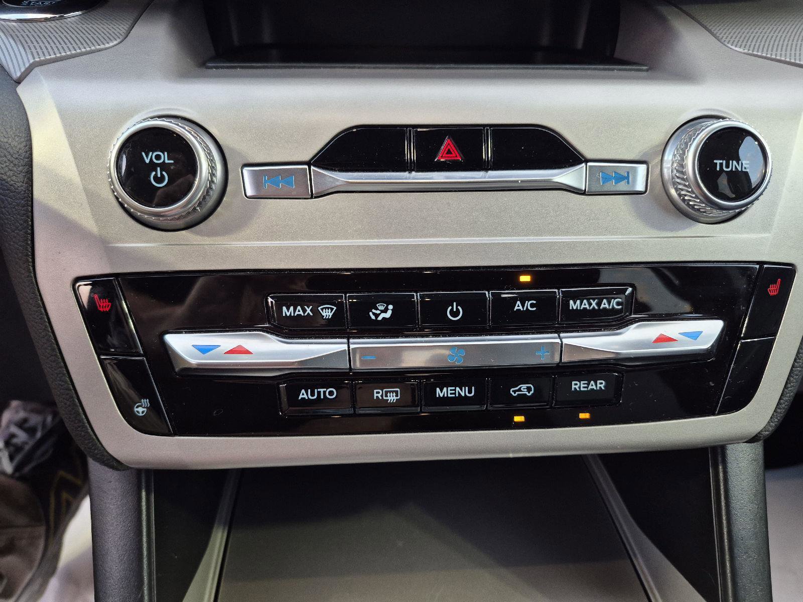 Certified 2023 Ford Explorer XLT w/ Equipment Group 202A image 18