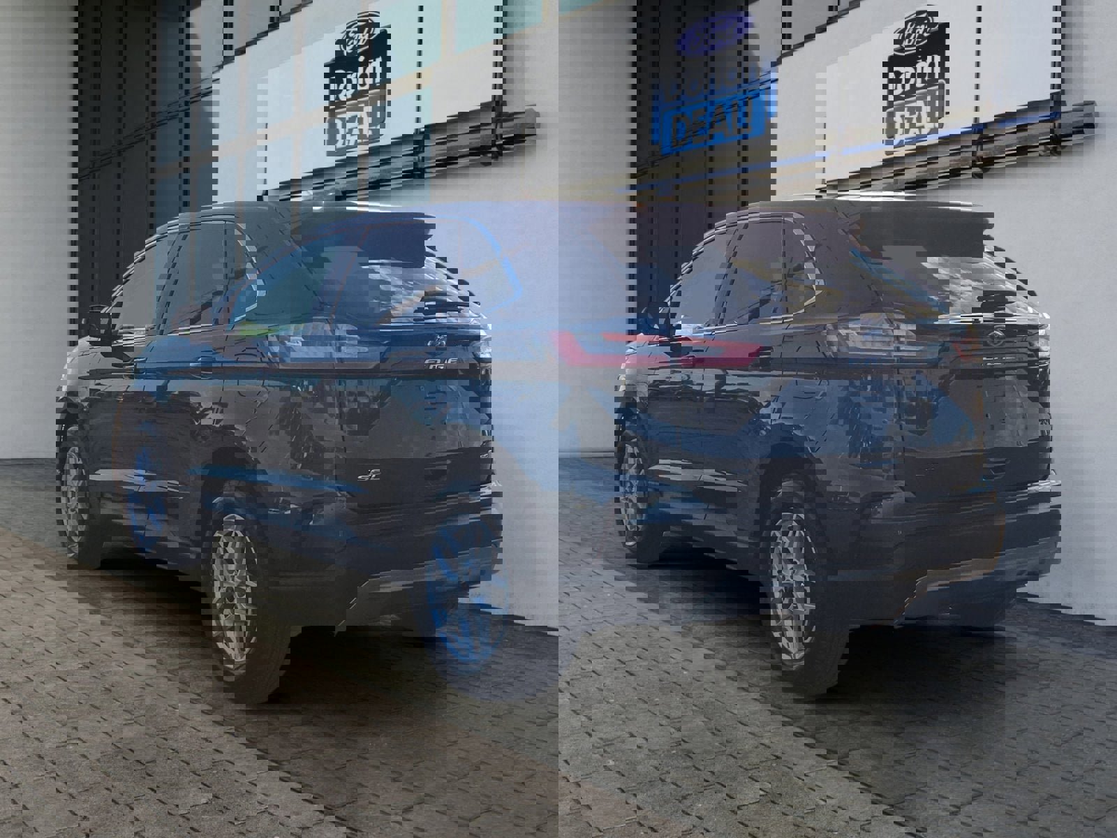 Certified 2022 Ford Edge SEL w/ Convenience Package image 3