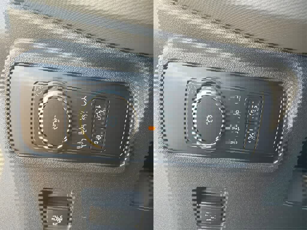 Certified 2024 Ford Bronco Black Diamond image 25