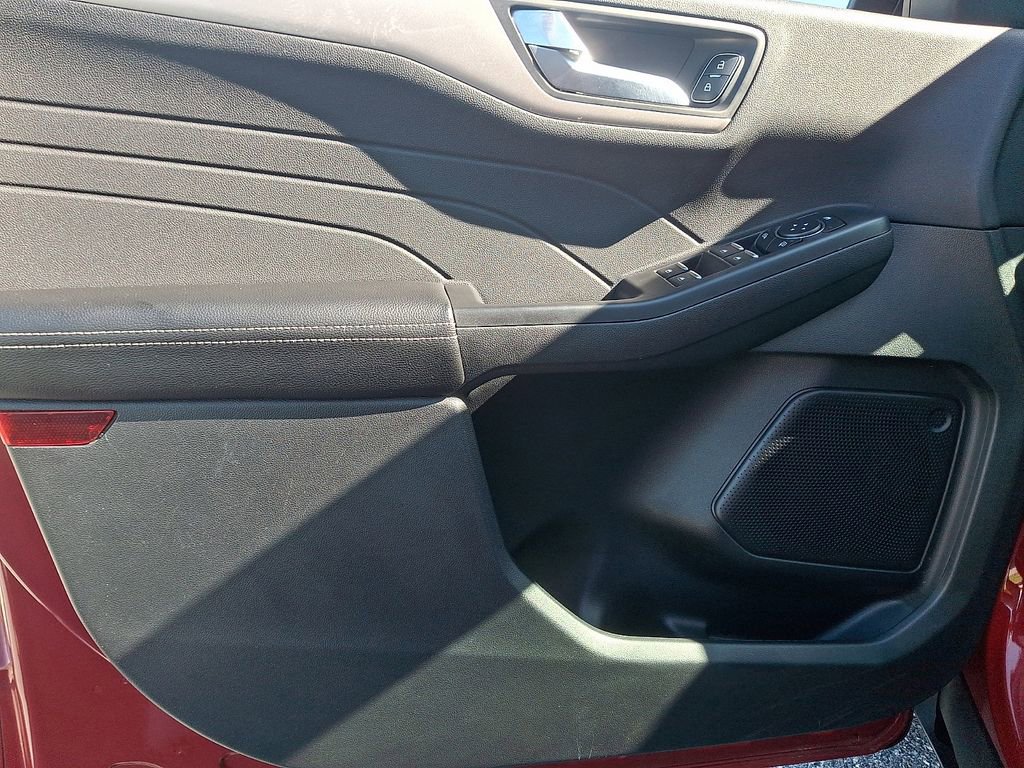 Certified 2022 Ford Escape SEL AWD/4WD image 12