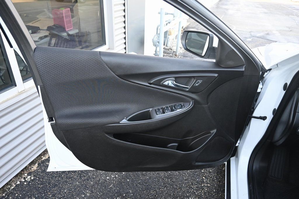 Used 2024 Chevrolet Malibu LT image 18
