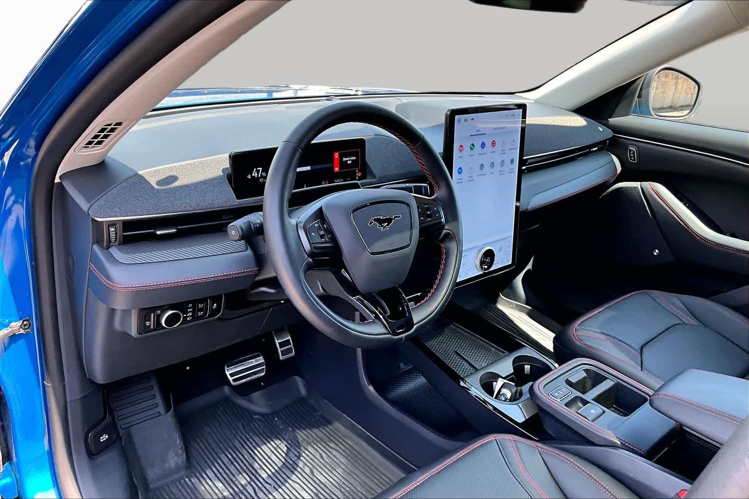 Certified 2025 Ford Mustang Mach-E Premium w/ Sport Appearance Package AWD/4WD image 17