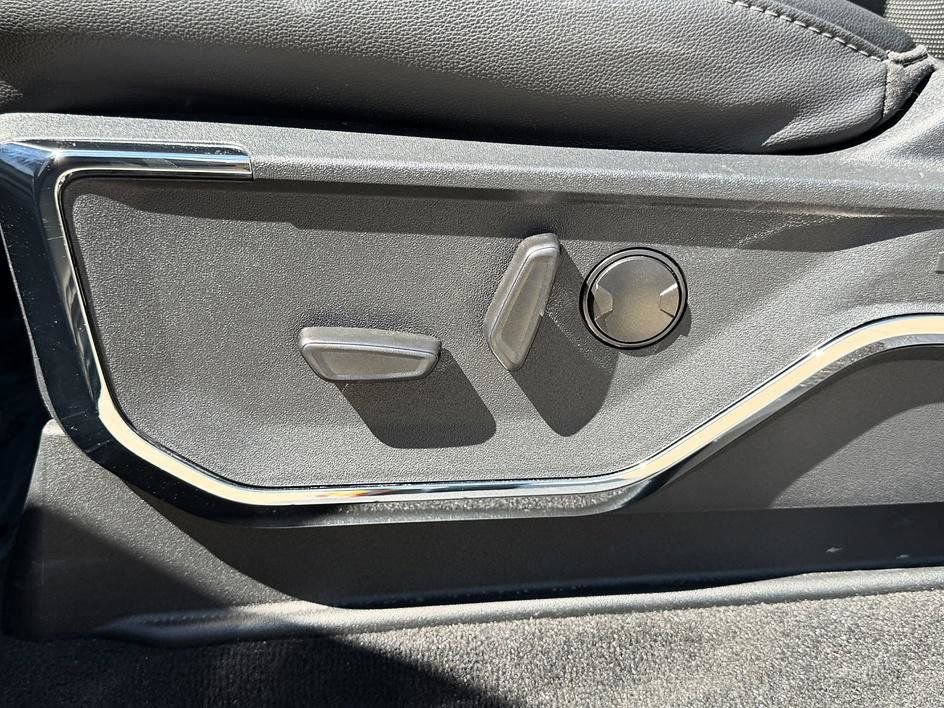 Certified 2023 Ford F350 Lariat w/ Tow Technology Package image 19