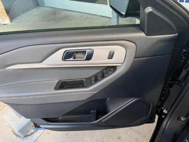 Certified 2025 Ford Explorer Active w/ Active Comfort Package AWD/4WD image 27