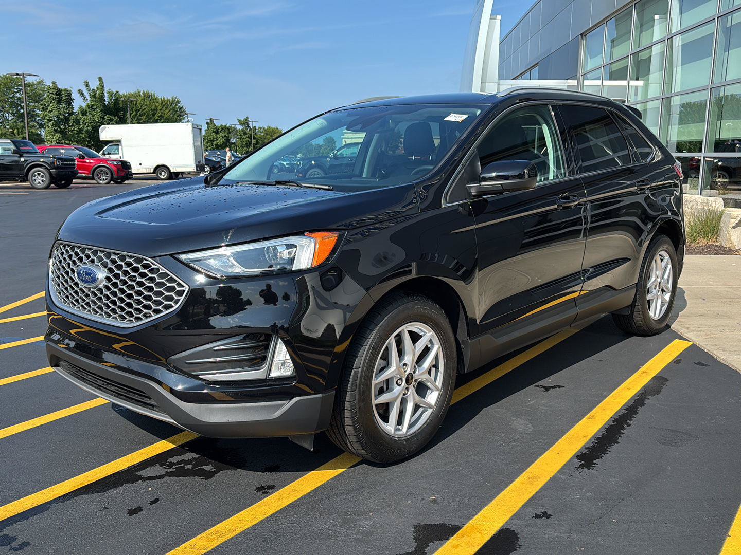 Certified 2023 Ford Edge SEL w/ Convenience Package AWD/4WD image 3