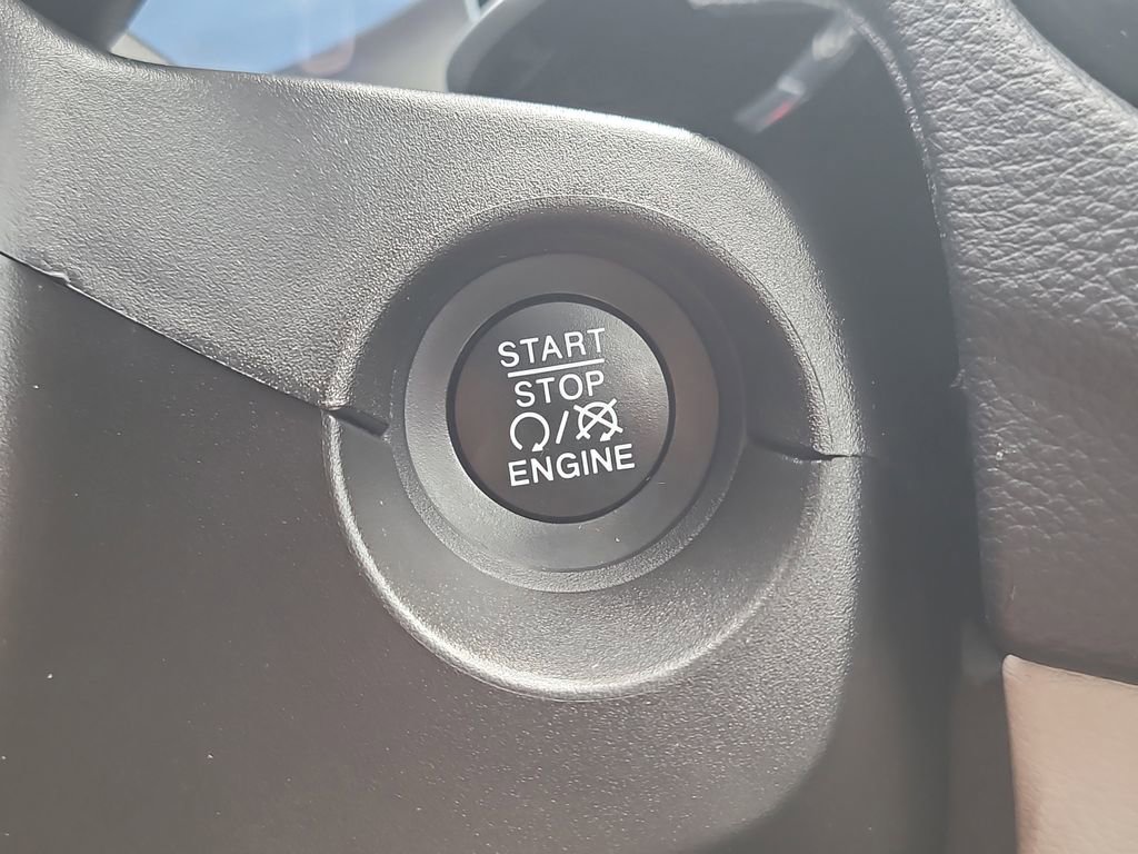 Used 2018 Jeep Compass Limited w/ Navigation Group image 28