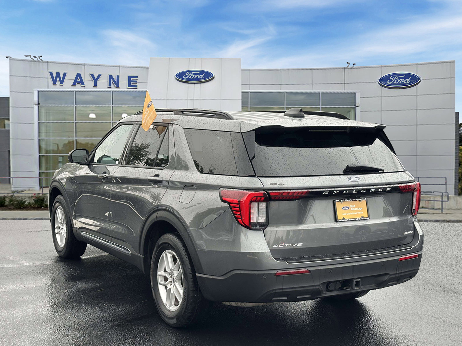 Certified 2025 Ford Explorer Active AWD/4WD image 4