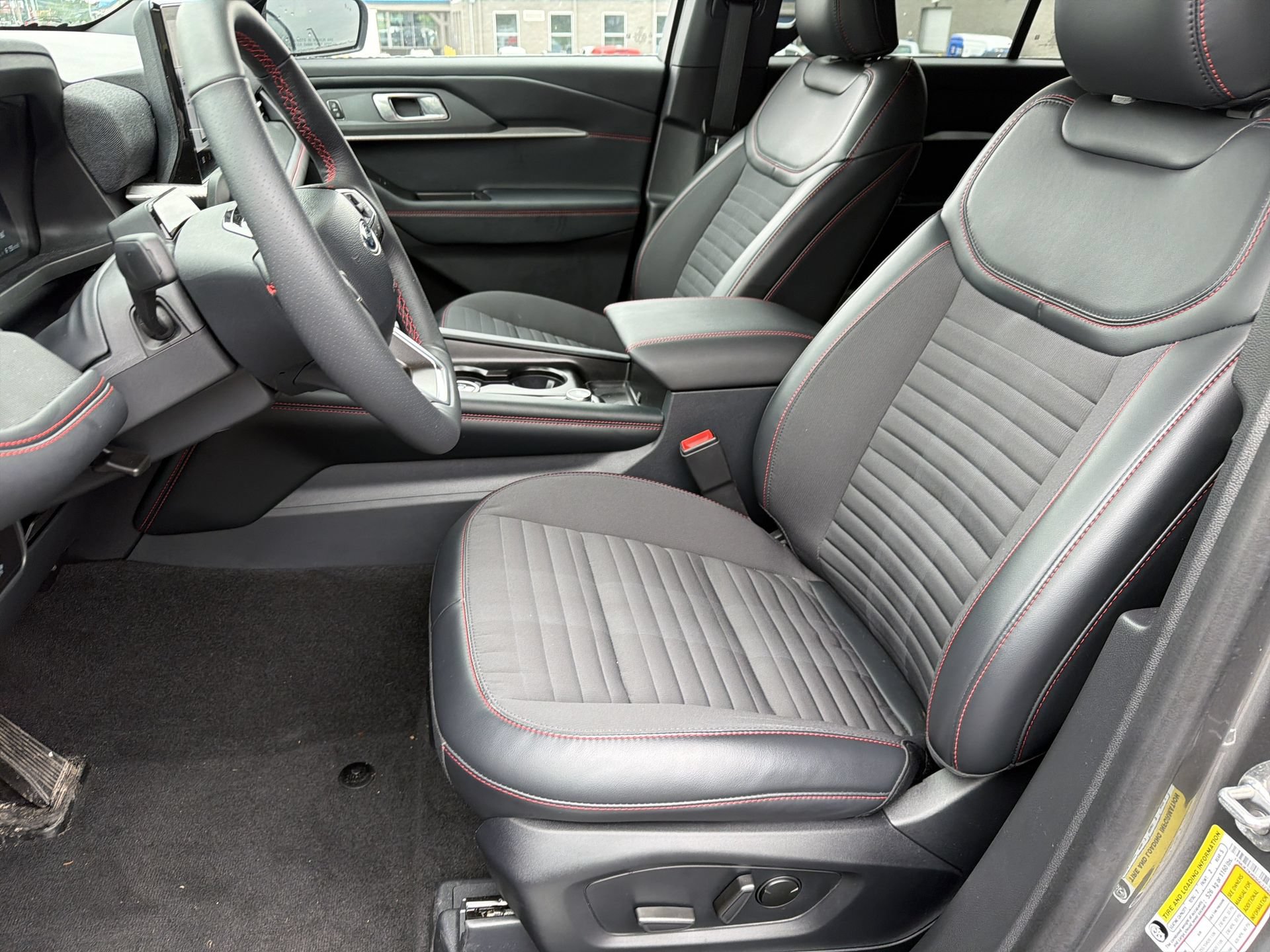 Certified 2025 Ford Explorer ST-Line RWD image 9