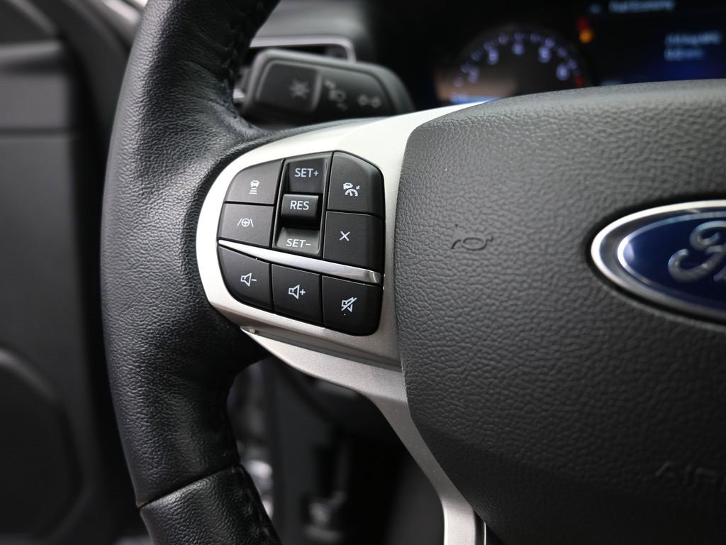 Certified 2022 Ford Explorer XLT w/ Equipment Group 202A image 30
