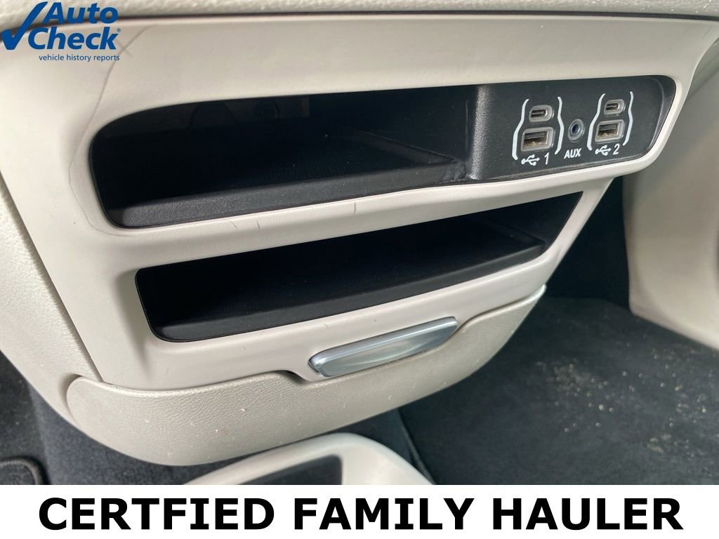 Used 2024 Chrysler Pacifica Touring-L image 42