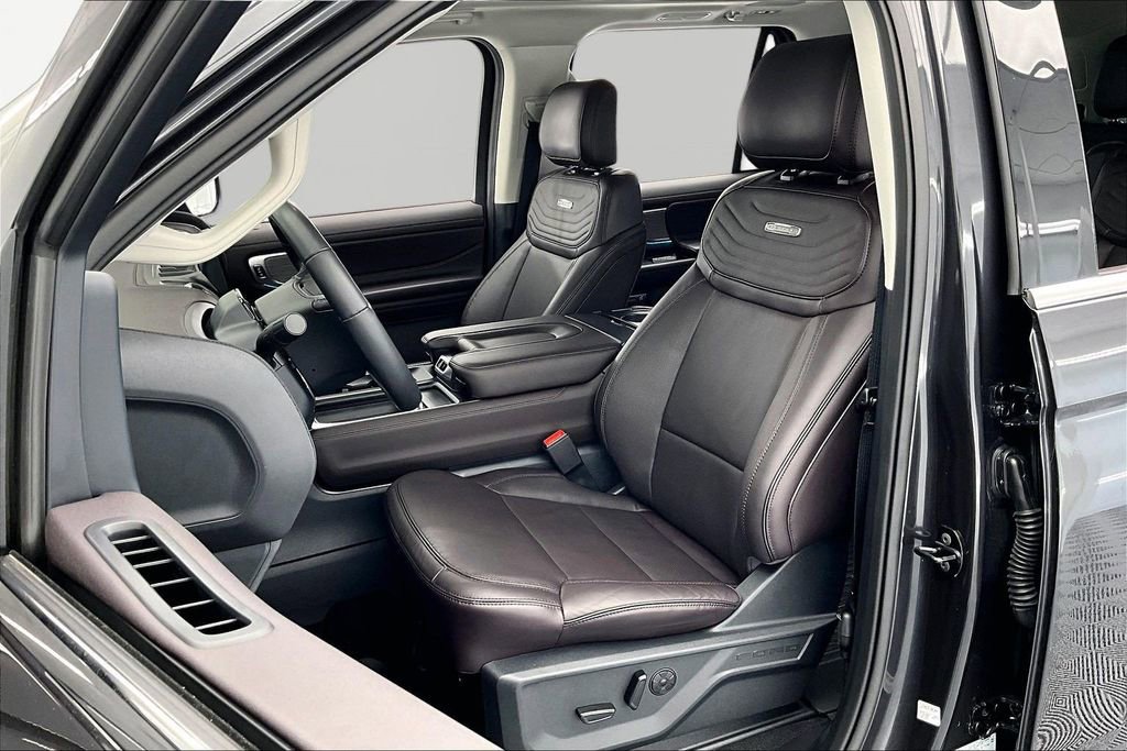 Certified 2025 Ford Expedition Platinum w/ Platinum Ultimate Package AWD/4WD image 25