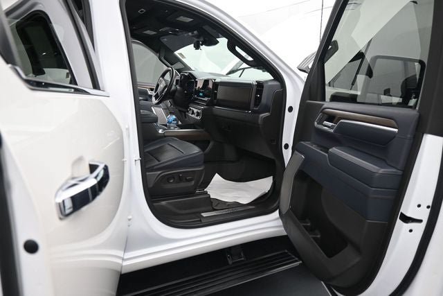 Used 2025 Chevrolet Silverado 3500 High Country w/ High Country Premium Package AWD/4WD image 15