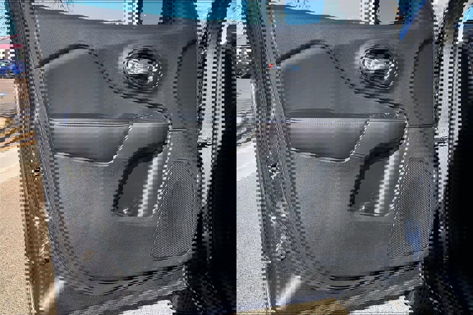 Used 2022 Jeep Cherokee Latitude Lux w/ Mopar Interior Package image 21