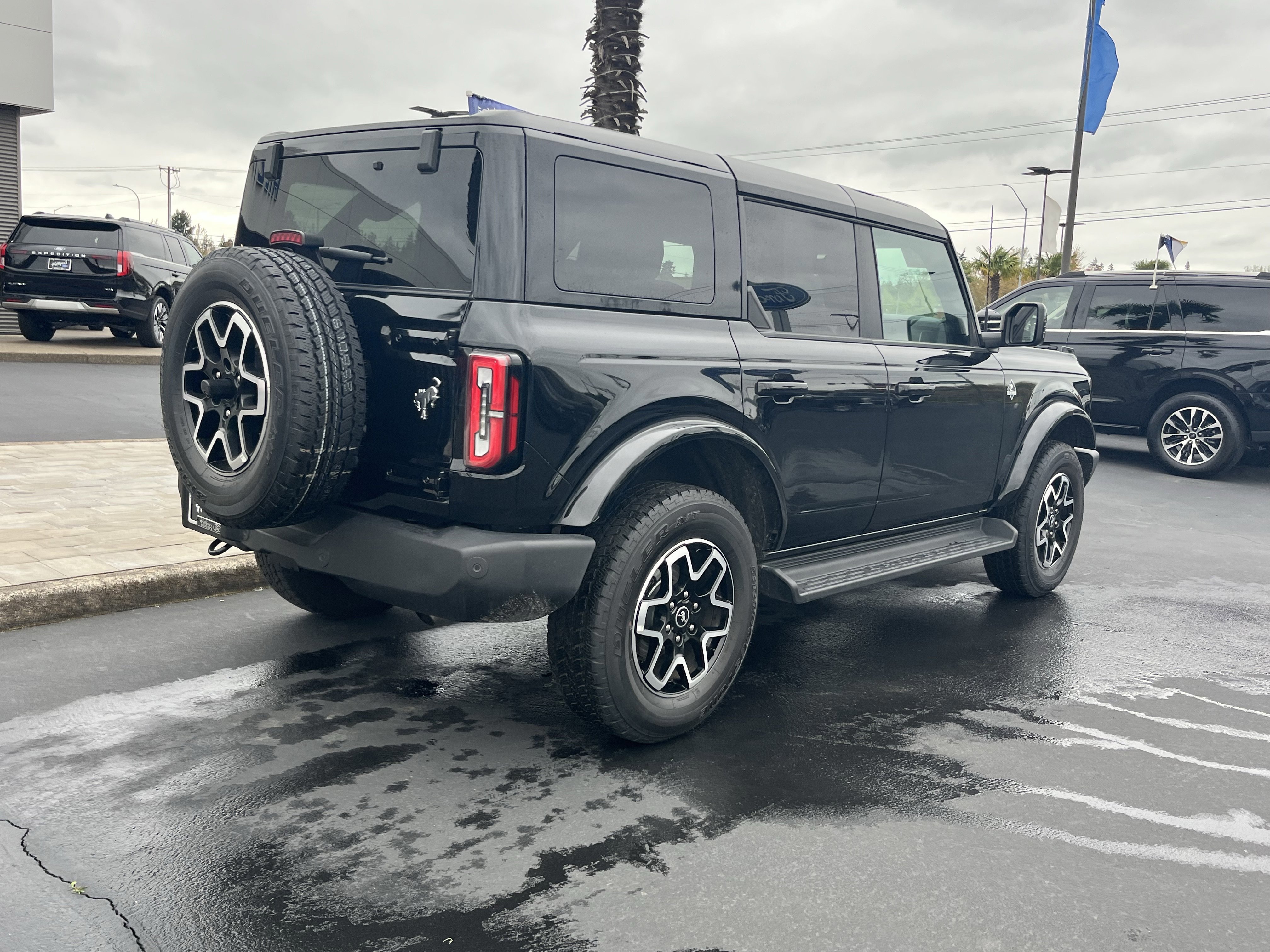 Certified 2025 Ford Bronco Outer Banks image 3