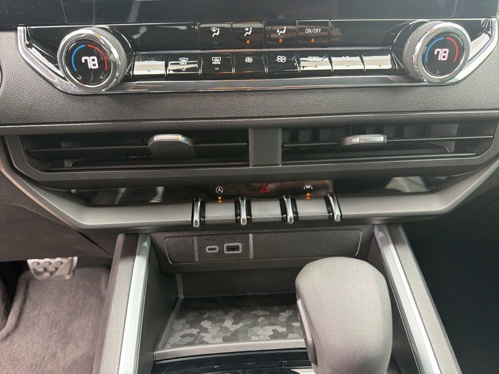 Used 2025 Chevrolet Colorado Trail Boss image 27