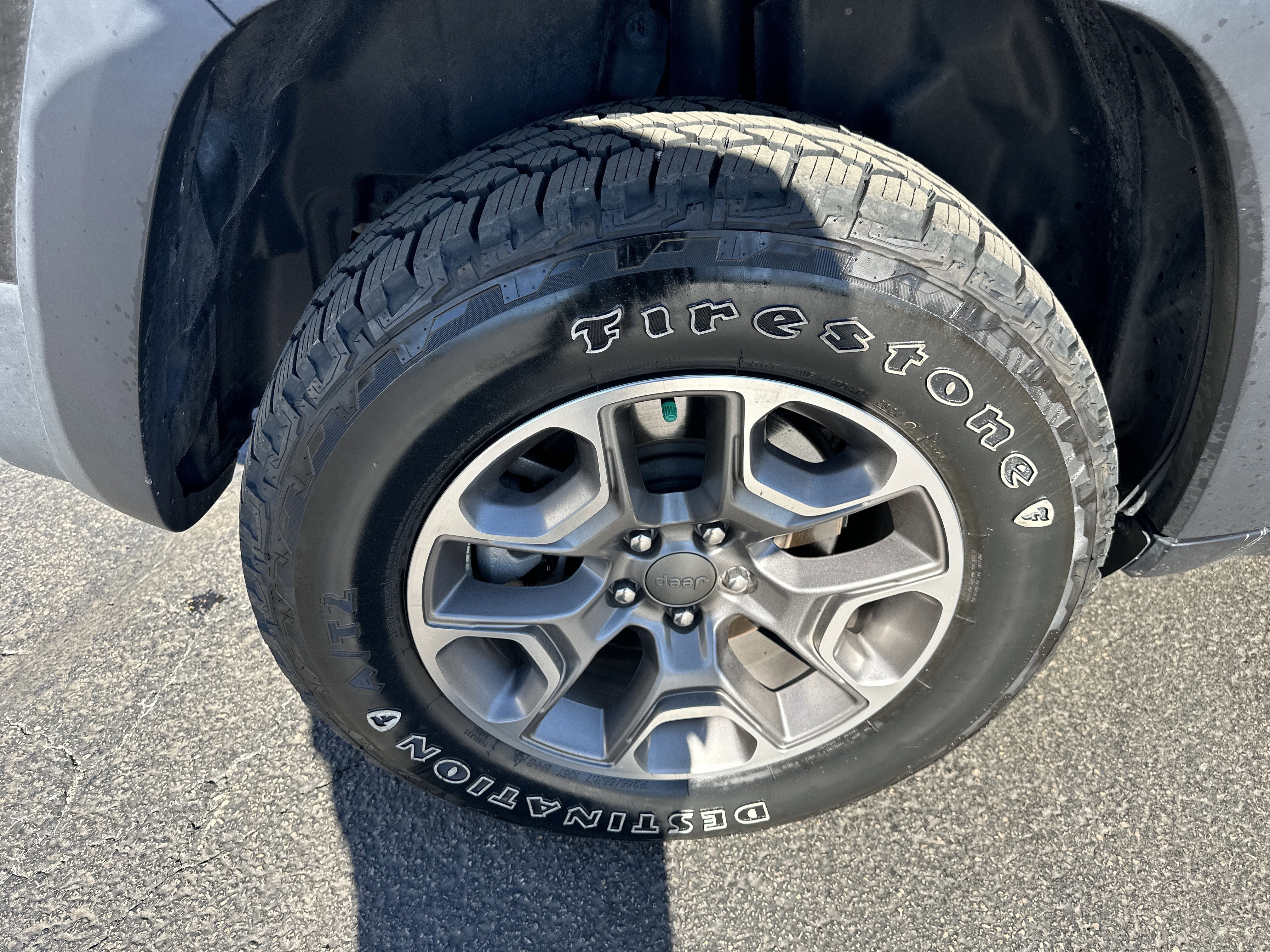 Used 2021 Jeep Cherokee Trailhawk w/ Comfort/Convenience Group image 11