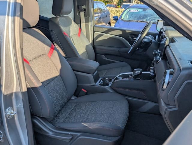 Used 2024 Chevrolet Colorado Z71 w/ Z71 Convenience Package 2 image 17