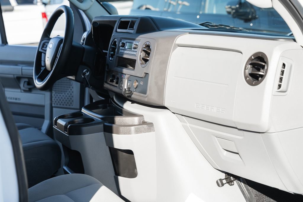 Certified 2023 Ford E-450 and Econoline 450 Super Duty w/ Power Windows & Locks Group RWD image 19