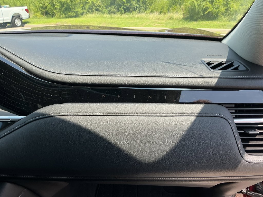 Used 2025 INFINITI QX80 Sensory AWD/4WD image 18