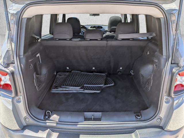 Used 2019 Jeep Renegade Trailhawk w/ Cold Weather Group II AWD/4WD image 7