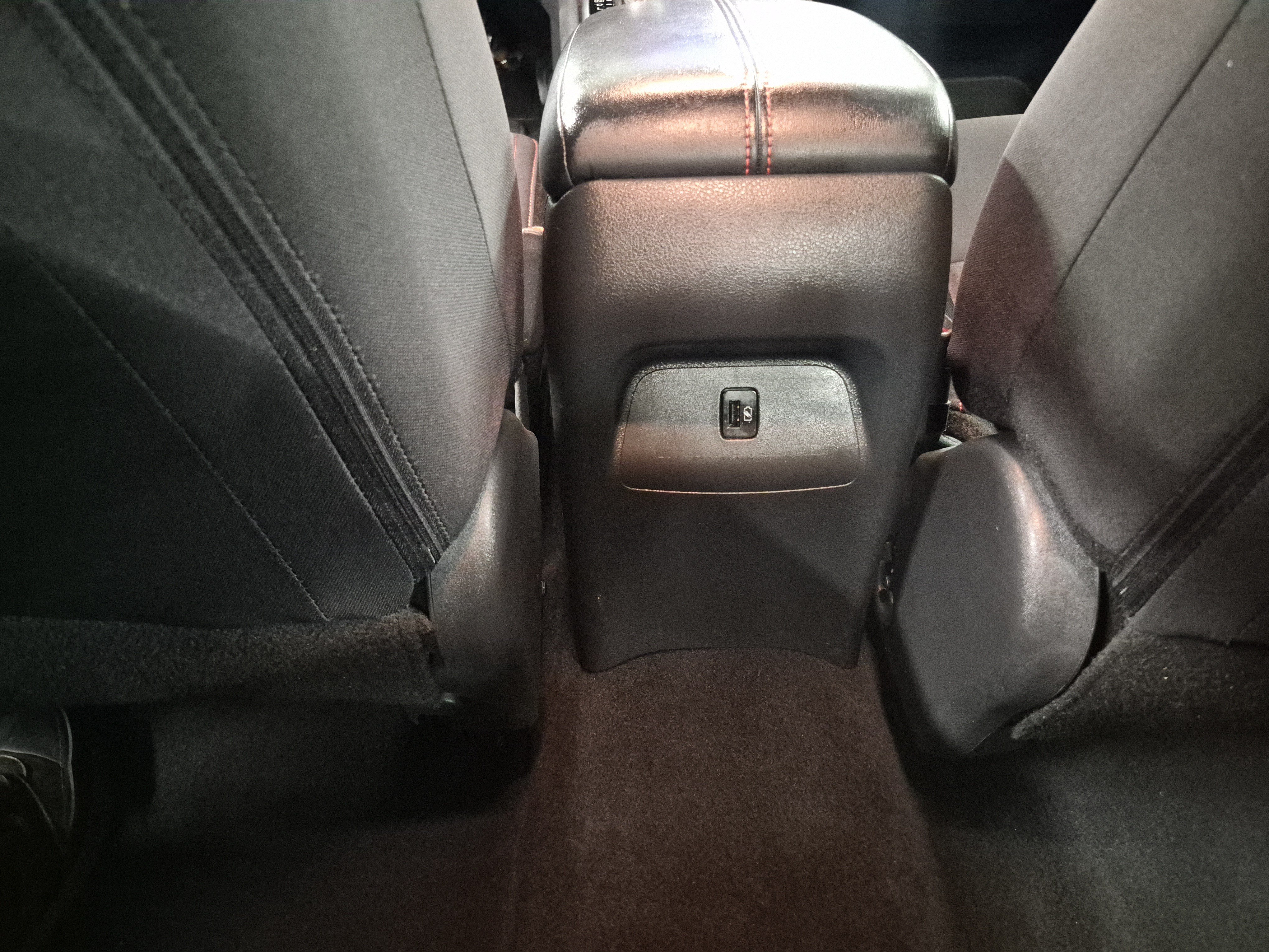 Used 2025 Nissan Sentra SR FWD image 17
