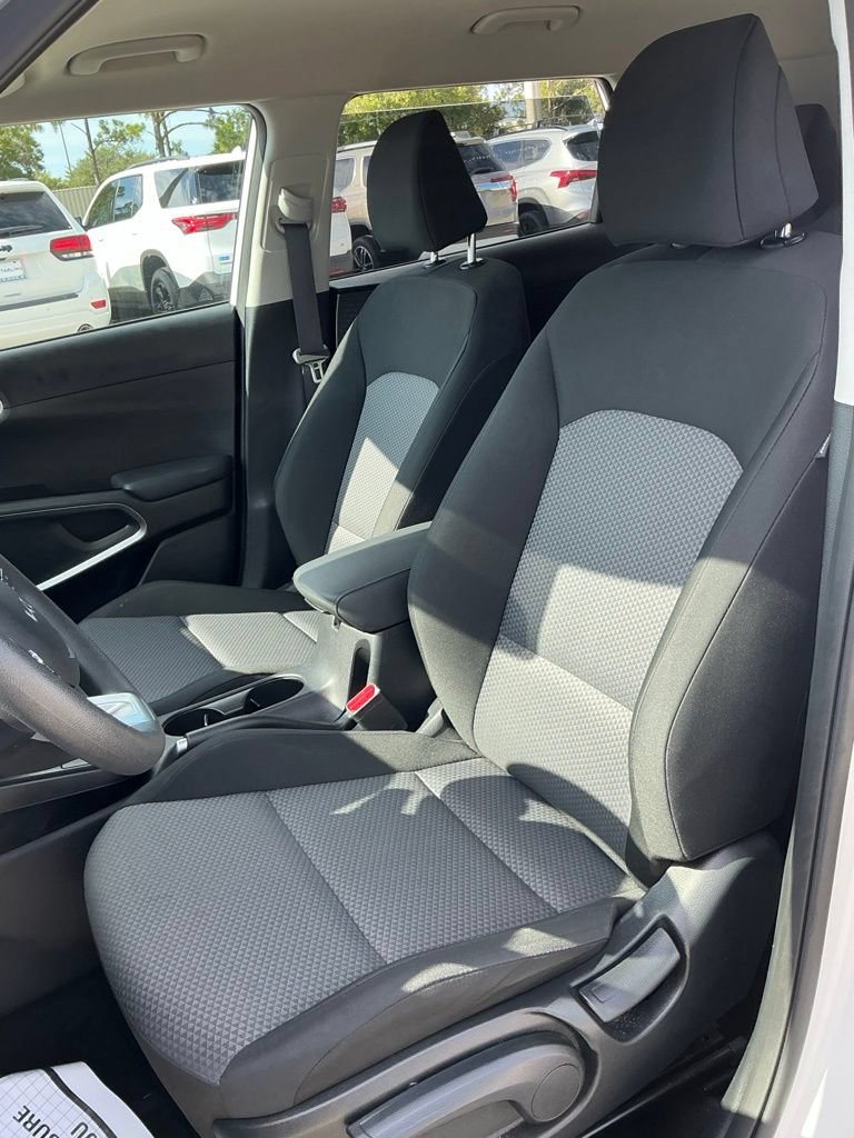 Used 2025 Kia Soul LX w/ LX Technology Package FWD image 31