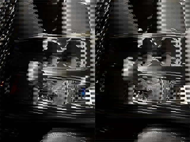 Used 2025 Toyota Camry SE image 10