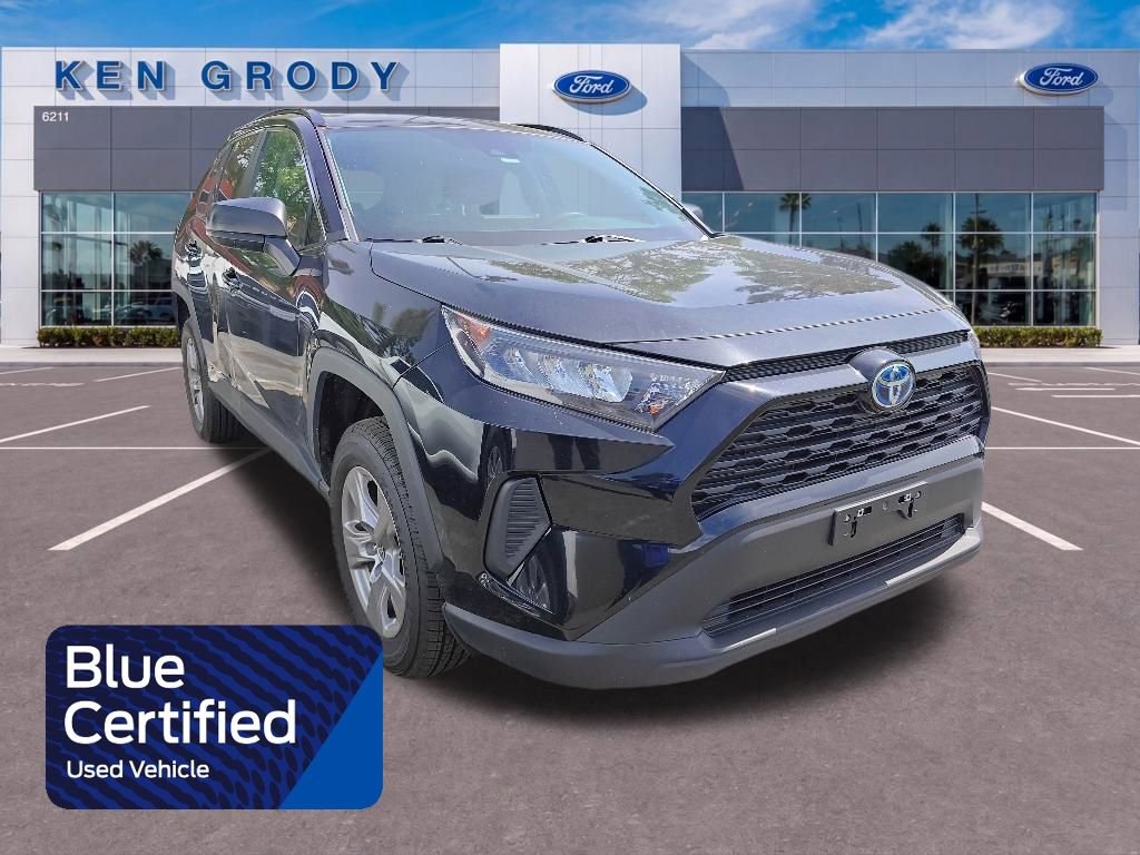 Used 2022 Toyota RAV4 LE AWD/4WD image 1