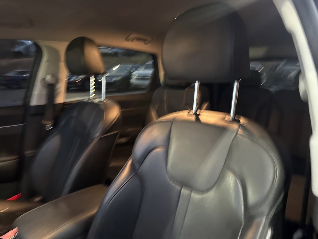 Used 2023 Kia Sorento EX image 12