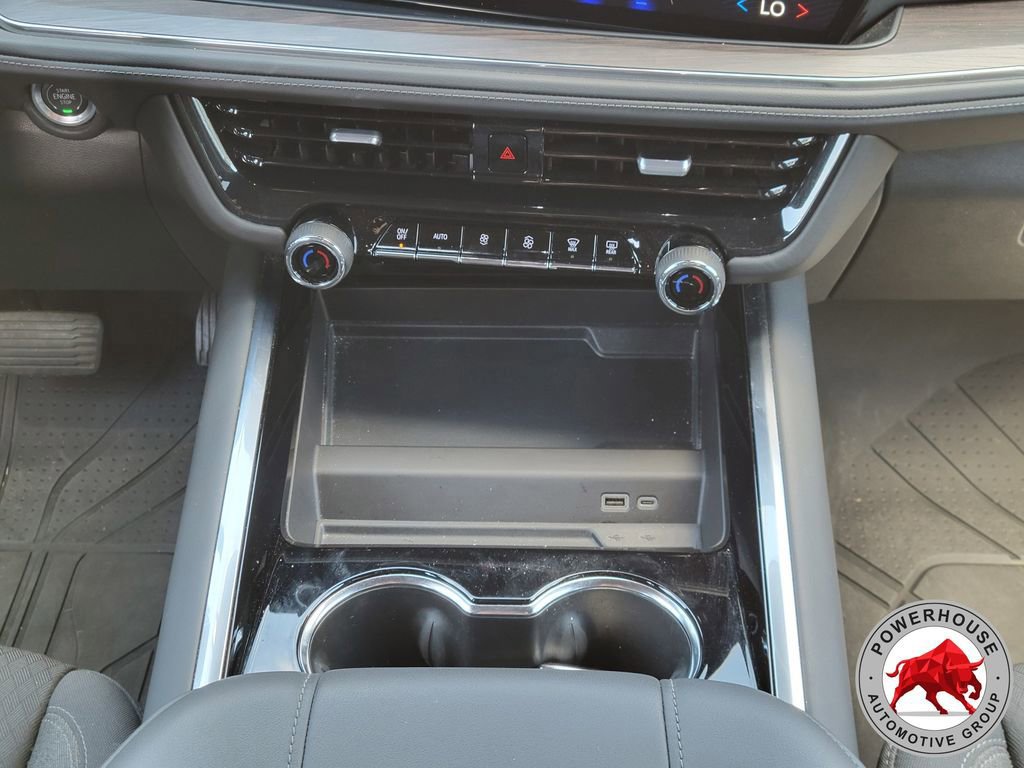 Used 2025 Chevrolet Suburban LS image 24