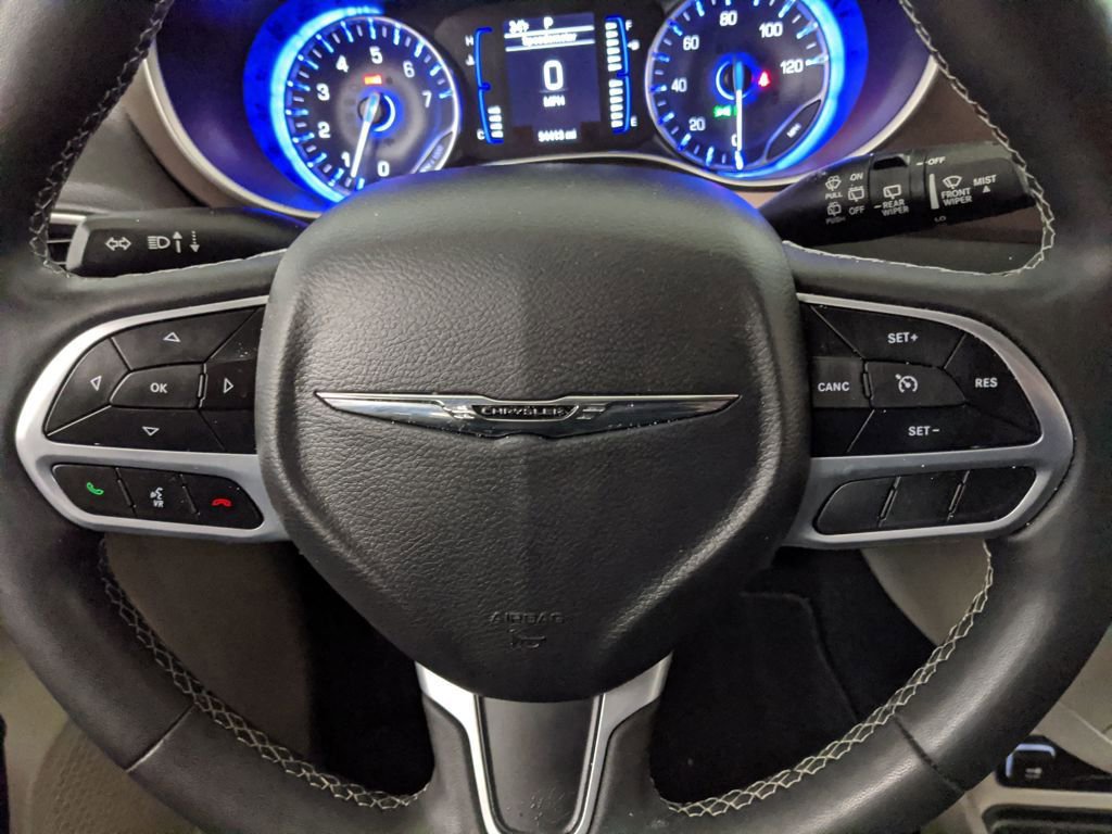 Used 2023 Chrysler Voyager LX image 12