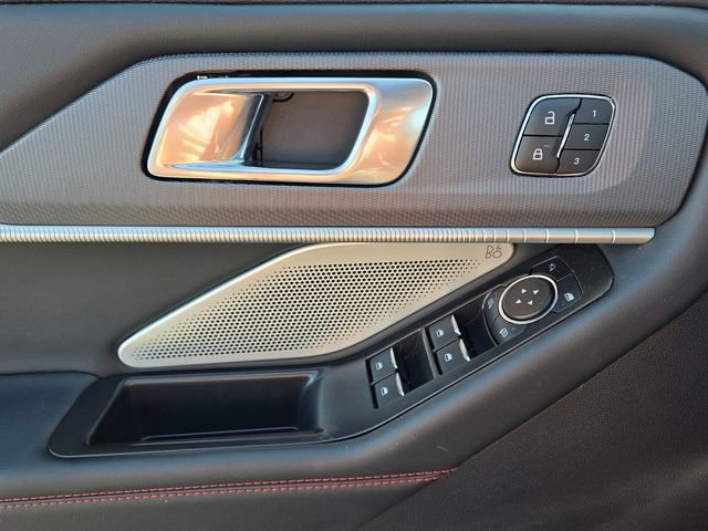 Certified 2025 Ford Explorer ST image 30