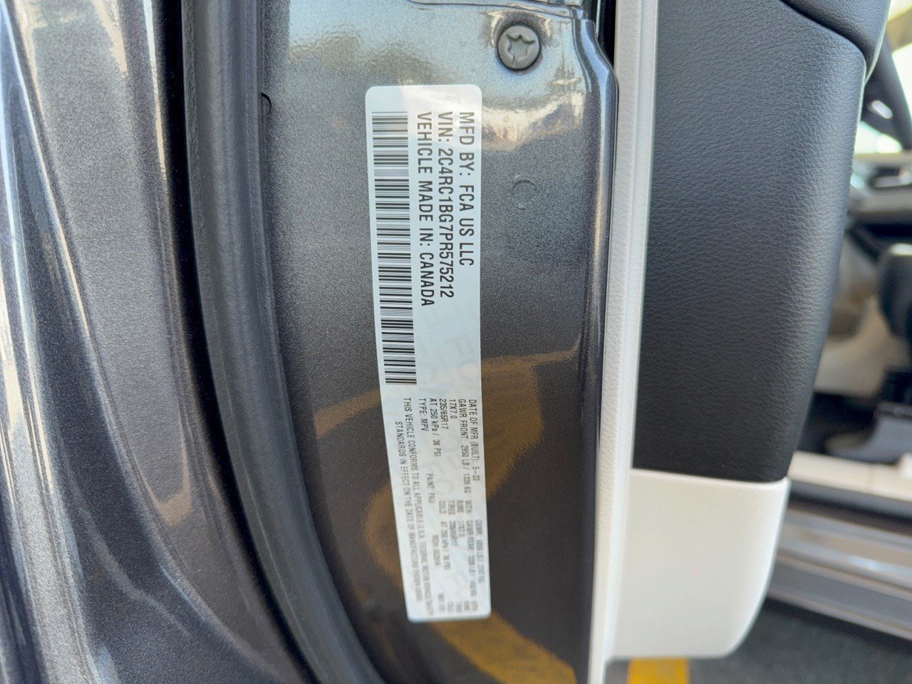 Used 2023 Chrysler Pacifica Touring-L FWD image 32