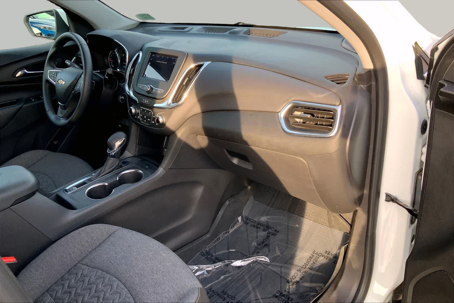 Used 2024 Chevrolet Equinox LT w/ LPO, Floor Liner Package FWD image 18