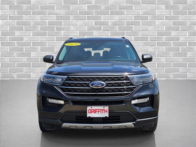 Certified 2024 Ford Explorer XLT w/ Equipment Group 202A RWD image 2